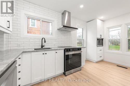 17 Victoria Street, North Stormont, ON - Indoor Photo Showing Kitchen With Upgraded Kitchen