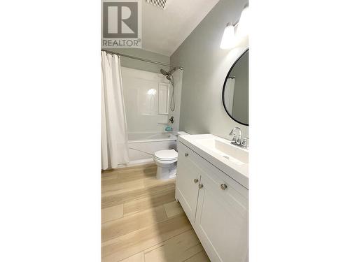 828 Oceanview Drive, Port Edward, BC - Indoor Photo Showing Bathroom