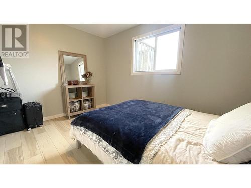 828 Oceanview Drive, Port Edward, BC - Indoor Photo Showing Bedroom