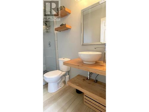 828 Oceanview Drive, Port Edward, BC - Indoor Photo Showing Bathroom