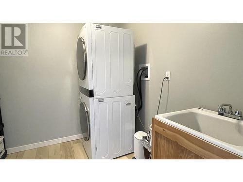 828 Oceanview Drive, Port Edward, BC - Indoor Photo Showing Laundry Room