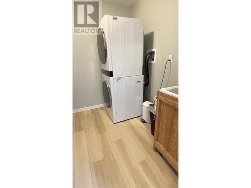 828 Oceanview Drive, Port Edward, BC - Indoor Photo Showing Laundry Room