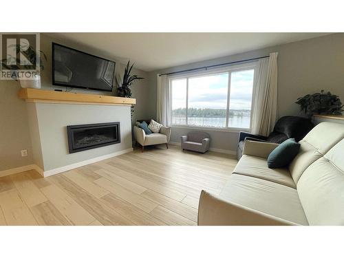 828 Oceanview Drive, Port Edward, BC - Indoor Photo Showing Living Room With Fireplace