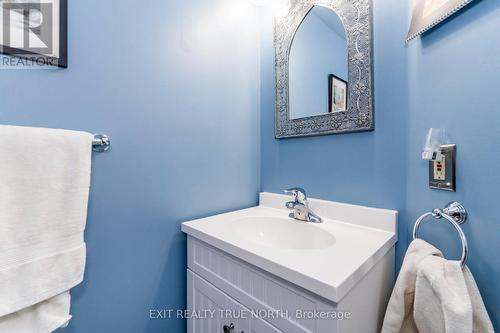 1502 - 140 Dunlop Street E, Barrie, ON - Indoor Photo Showing Bathroom