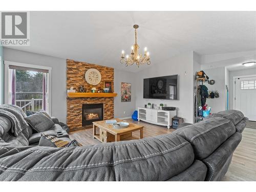 522 Caouette Road, Sorrento, BC - Indoor Photo Showing Living Room With Fireplace