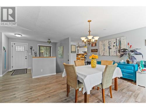 522 Caouette Road, Sorrento, BC - Indoor Photo Showing Dining Room