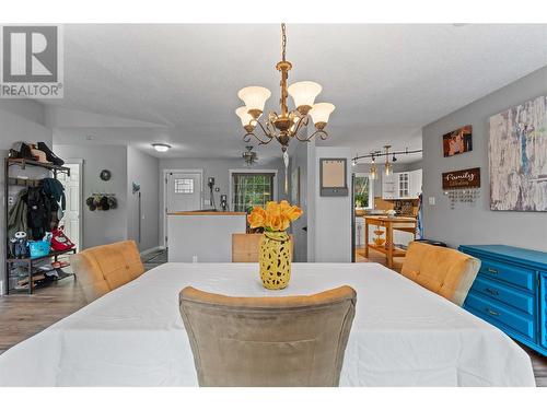 522 Caouette Road, Sorrento, BC - Indoor Photo Showing Dining Room