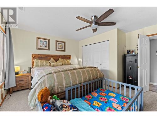 522 Caouette Road, Sorrento, BC - Indoor Photo Showing Bedroom