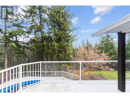 522 Caouette Road, Sorrento, BC - Outdoor