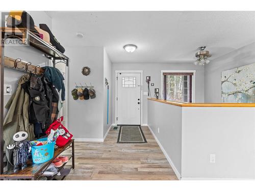 522 Caouette Road, Sorrento, BC - Indoor Photo Showing Other Room