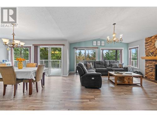 522 Caouette Road, Sorrento, BC - Indoor With Fireplace