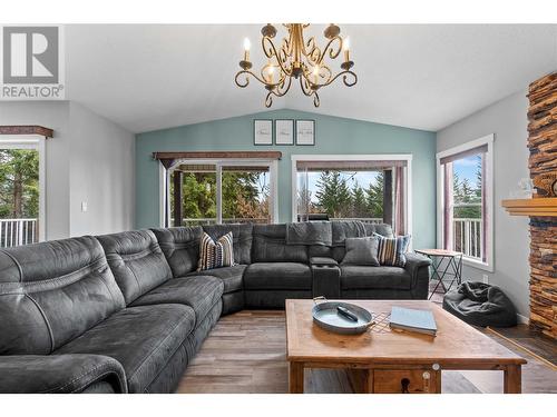 522 Caouette Road, Sorrento, BC - Indoor Photo Showing Living Room With Fireplace