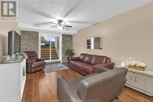 188 Mousseau Crescent, Lakeshore, ON - Indoor Photo Showing Living Room