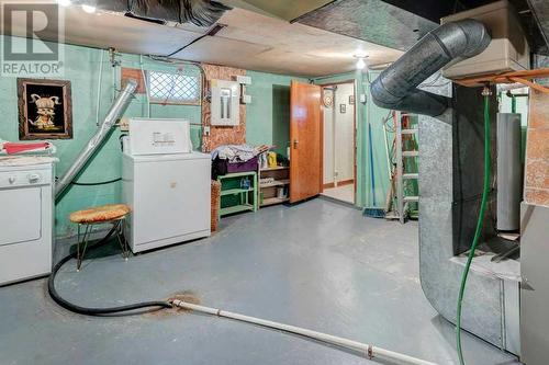 2440 24A Street Sw, Calgary, AB - Indoor Photo Showing Laundry Room