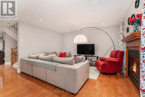 512 Clarington Avenue, Ottawa, ON - Indoor Photo Showing Living Room With Fireplace