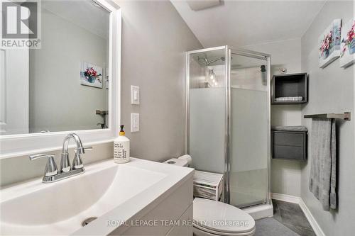 512 Clarington Avenue, Ottawa, ON - Indoor Photo Showing Bathroom