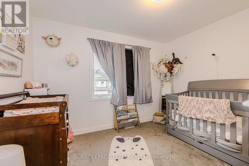 145 Yearling Circle, Ottawa, ON - Indoor Photo Showing Bedroom