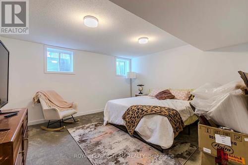 145 Yearling Circle, Ottawa, ON - Indoor Photo Showing Bedroom