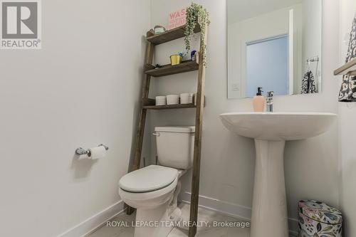 145 Yearling Circle, Ottawa, ON - Indoor Photo Showing Bathroom