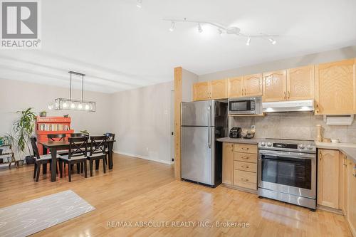 6042 Longleaf Drive, Ottawa, ON - Indoor Photo Showing Kitchen