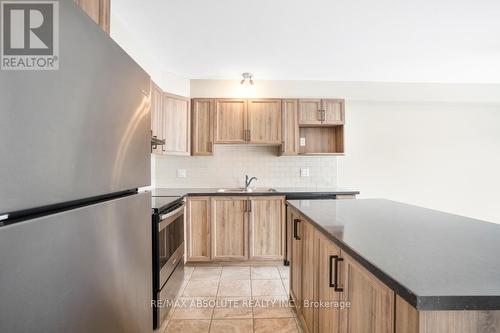 885 Platinum Street, Clarence-Rockland (606 - Town Of Rockland), ON - Indoor Photo Showing Kitchen