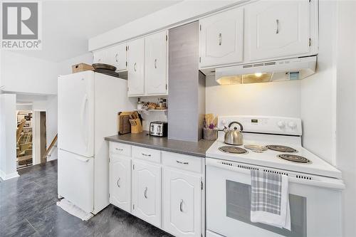 1286 Willa Drive, Sarnia, ON - Indoor Photo Showing Kitchen