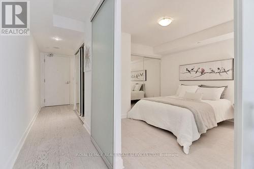 908 - 58 Orchard View Boulevard, Toronto, ON - Indoor Photo Showing Bedroom