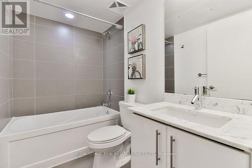 908 - 58 Orchard View Boulevard, Toronto, ON - Indoor Photo Showing Bathroom