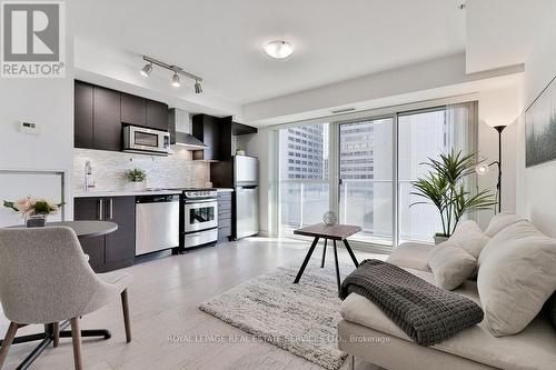 908 - 58 Orchard View Boulevard, Toronto, ON - Indoor