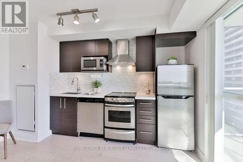 908 - 58 Orchard View Boulevard, Toronto, ON - Indoor Photo Showing Kitchen With Upgraded Kitchen