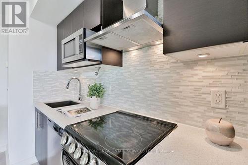 908 - 58 Orchard View Boulevard, Toronto, ON - Indoor Photo Showing Kitchen With Upgraded Kitchen