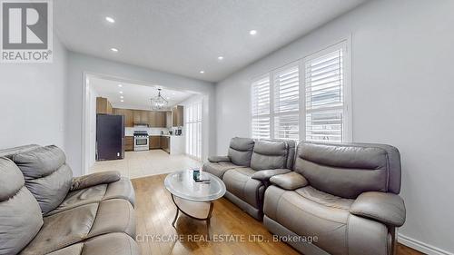 2026 Bridle Road, Oshawa, ON - Indoor Photo Showing Living Room