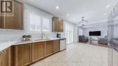 2026 Bridle Road, Oshawa, ON - Indoor Photo Showing Kitchen With Double Sink