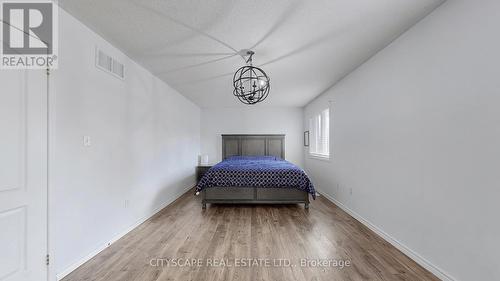 2026 Bridle Road, Oshawa, ON - Indoor Photo Showing Bedroom