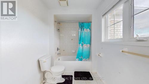 2026 Bridle Road, Oshawa, ON - Indoor Photo Showing Bathroom