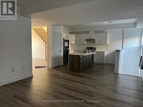 203 - 6591 Montrose Road, Niagara Falls, ON - Indoor Photo Showing Kitchen