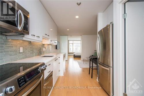 17 - 202 St Patrick Street N, Ottawa, ON - Indoor Photo Showing Kitchen With Upgraded Kitchen