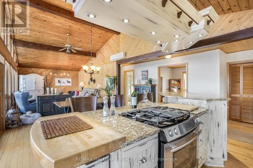 2747 Front Road East Road E, Prescott And Russell, ON - Indoor Photo Showing Kitchen With Upgraded Kitchen