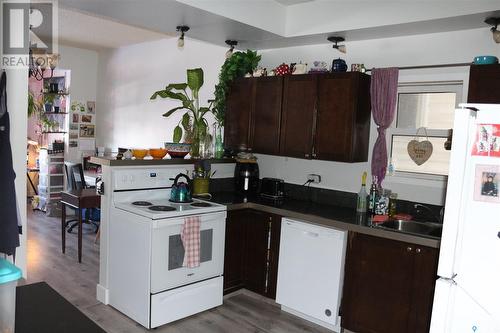 712 I Avenue S, Saskatoon, SK - Indoor Photo Showing Kitchen