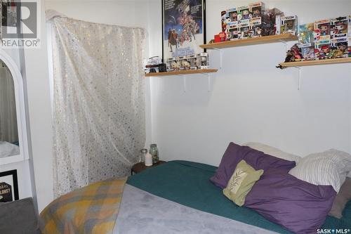 712 I Avenue S, Saskatoon, SK - Indoor Photo Showing Bedroom