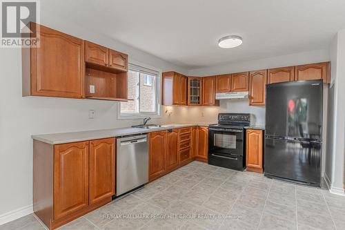 121 Sovereigns Gate, Barrie, ON - Indoor Photo Showing Kitchen With Double Sink