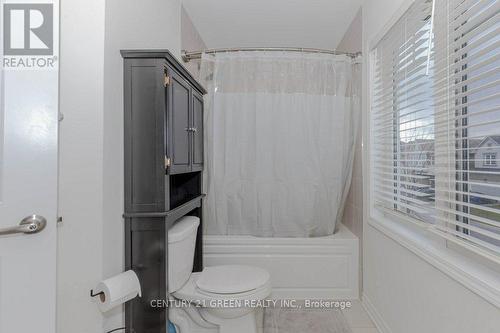 450 Hinton Terrace, Milton, ON - Indoor Photo Showing Bathroom