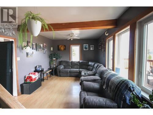 16020 Tupper Village Way, Dawson Creek, BC - Indoor Photo Showing Living Room