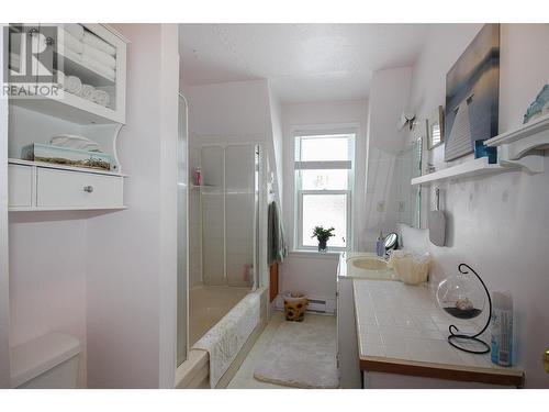 16020 Tupper Village Way, Dawson Creek, BC - Indoor Photo Showing Bathroom