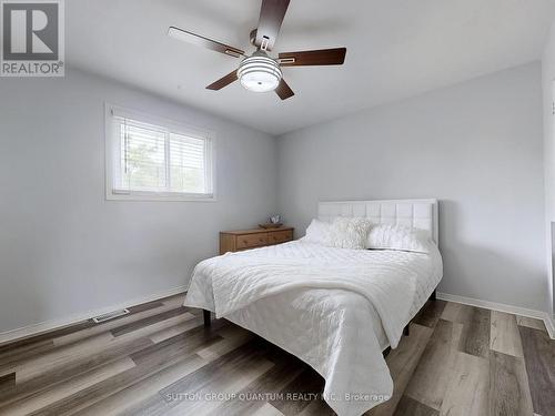 7086 Centennial Street, Niagara Falls, ON - Indoor Photo Showing Bedroom