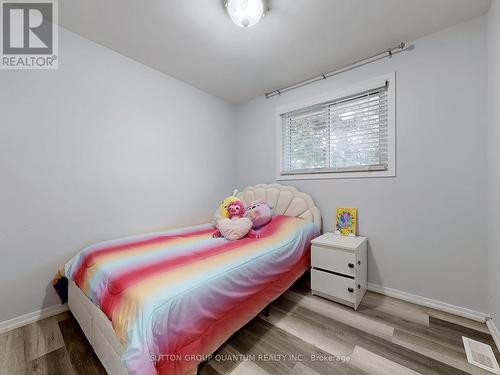 7086 Centennial Street, Niagara Falls, ON - Indoor Photo Showing Bedroom