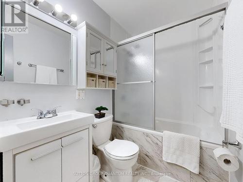 7086 Centennial Street, Niagara Falls, ON - Indoor Photo Showing Bathroom