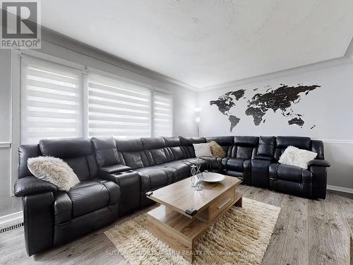 7086 Centennial Street, Niagara Falls, ON - Indoor Photo Showing Living Room