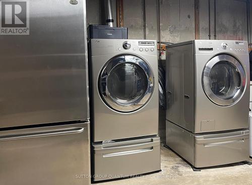 7086 Centennial Street, Niagara Falls, ON - Indoor Photo Showing Laundry Room