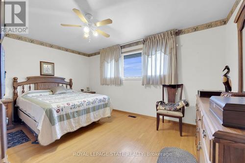 31 Owen Place, Hamilton, ON - Indoor Photo Showing Bedroom